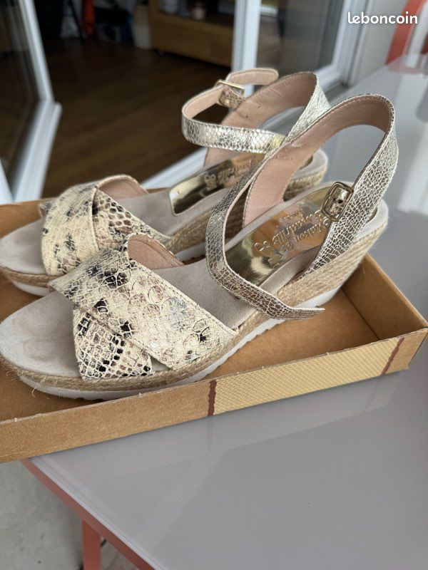 Chaussures Compensées En Wedge - Taille UK 7 (pointure 40) - Neuf Avec Emballage