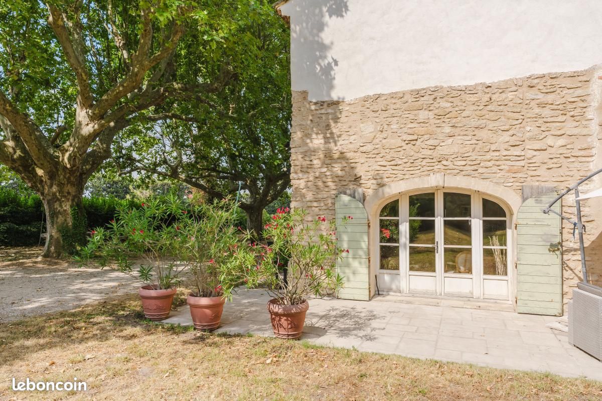 Maison 7 pièces 330 m² · à L'Isle-sur-la-Sorgue · 330 m² · 870 000 €
