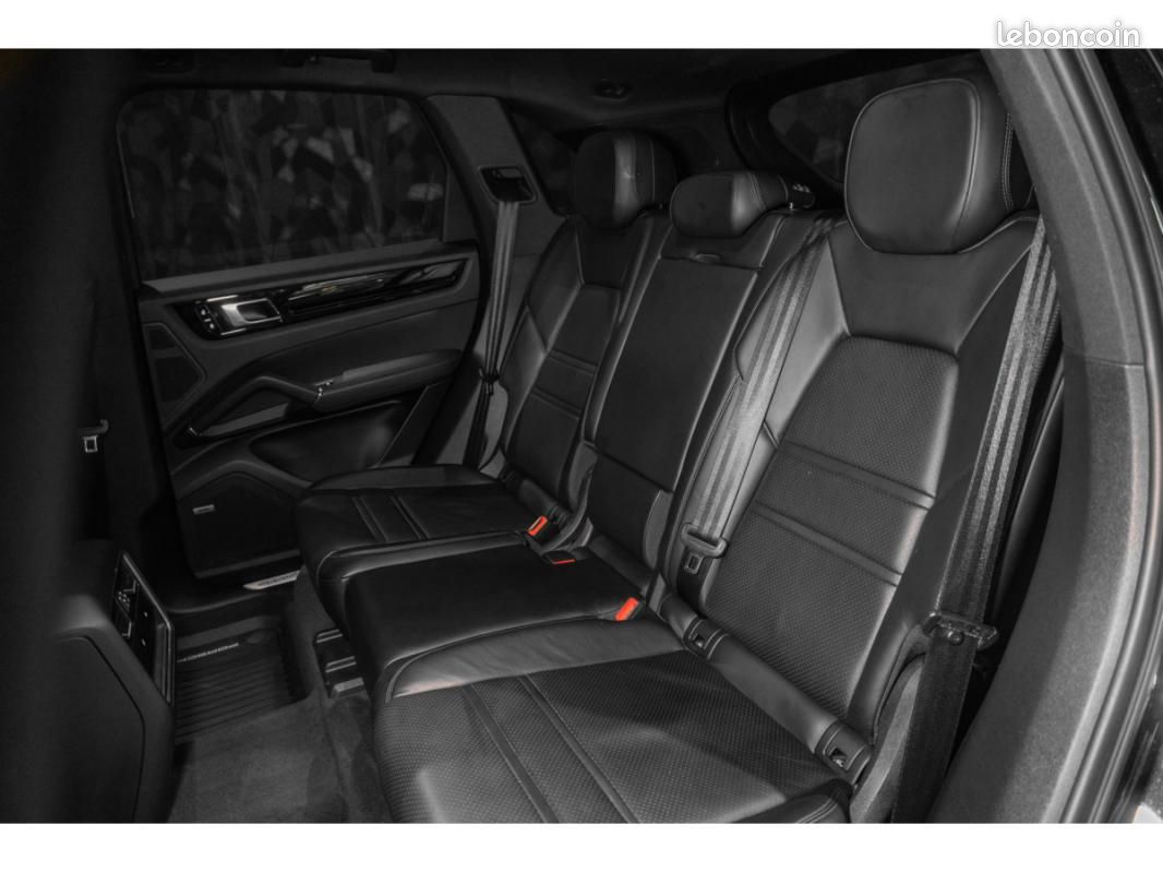 Porsche Cayenne E-Hybrid 462 CH / CHRONO Régulateur Adaptatif Toit ouvrant - panoramique Sièges c... (image 11)