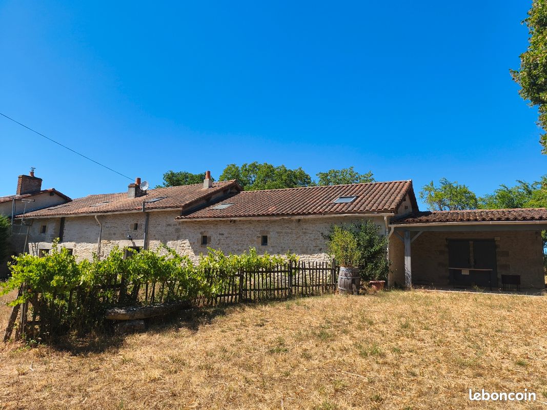 Maison 8 pièces 202 m² · à Payroux · 202 m² · 224 500 €