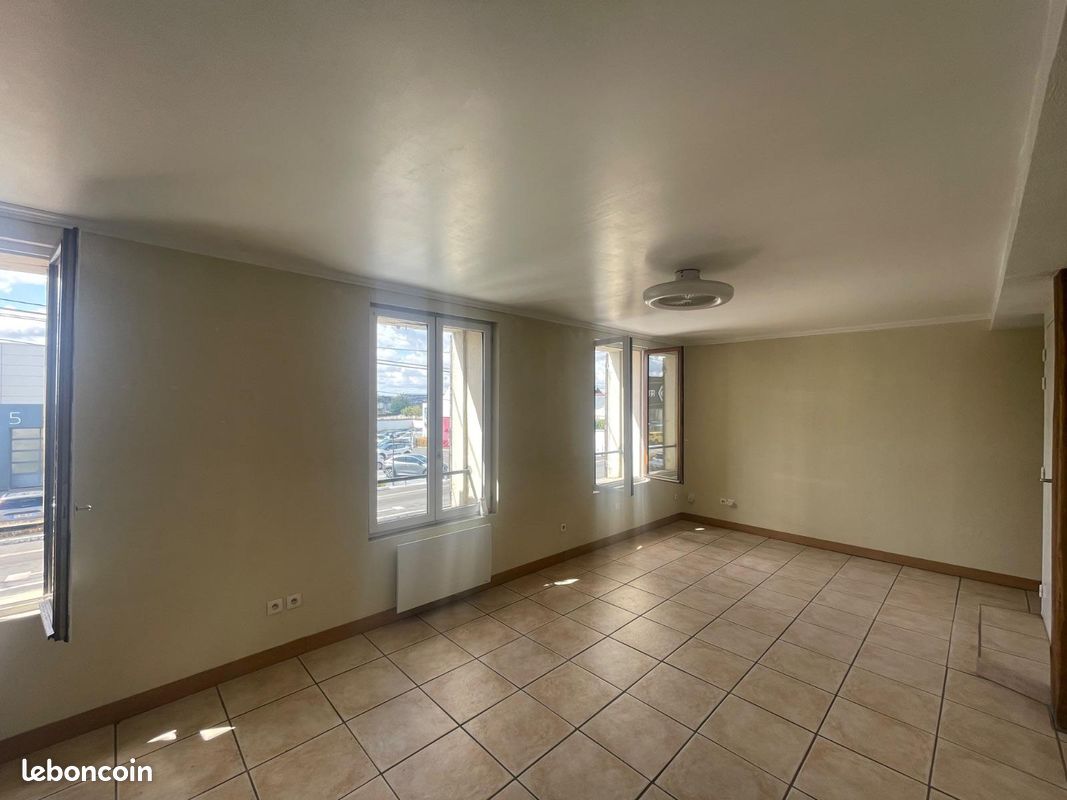 Appartement 2 pièces 54 m² · à Fleury-les-Aubrais · 54 m² · 86 000 €