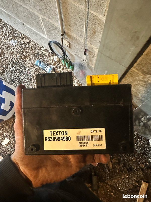Calculateur toit 206 cc (image 1)