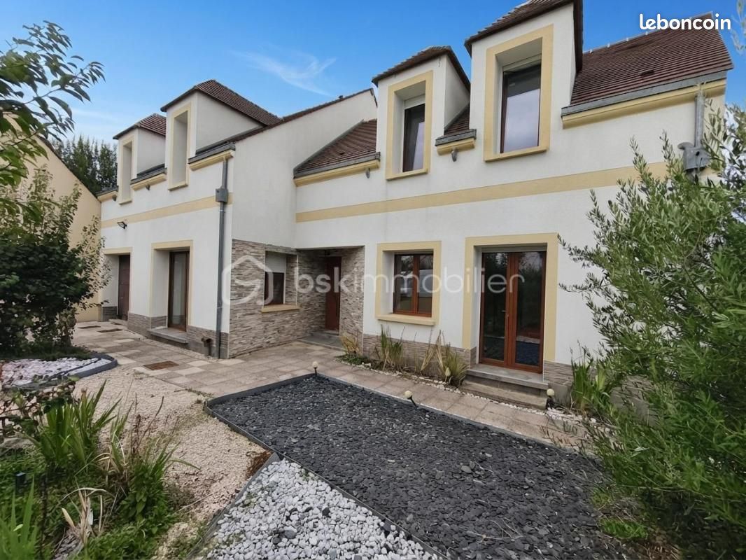Maison 8 pièces 220 m² · à Meaux · 220 m² · 495 000 €