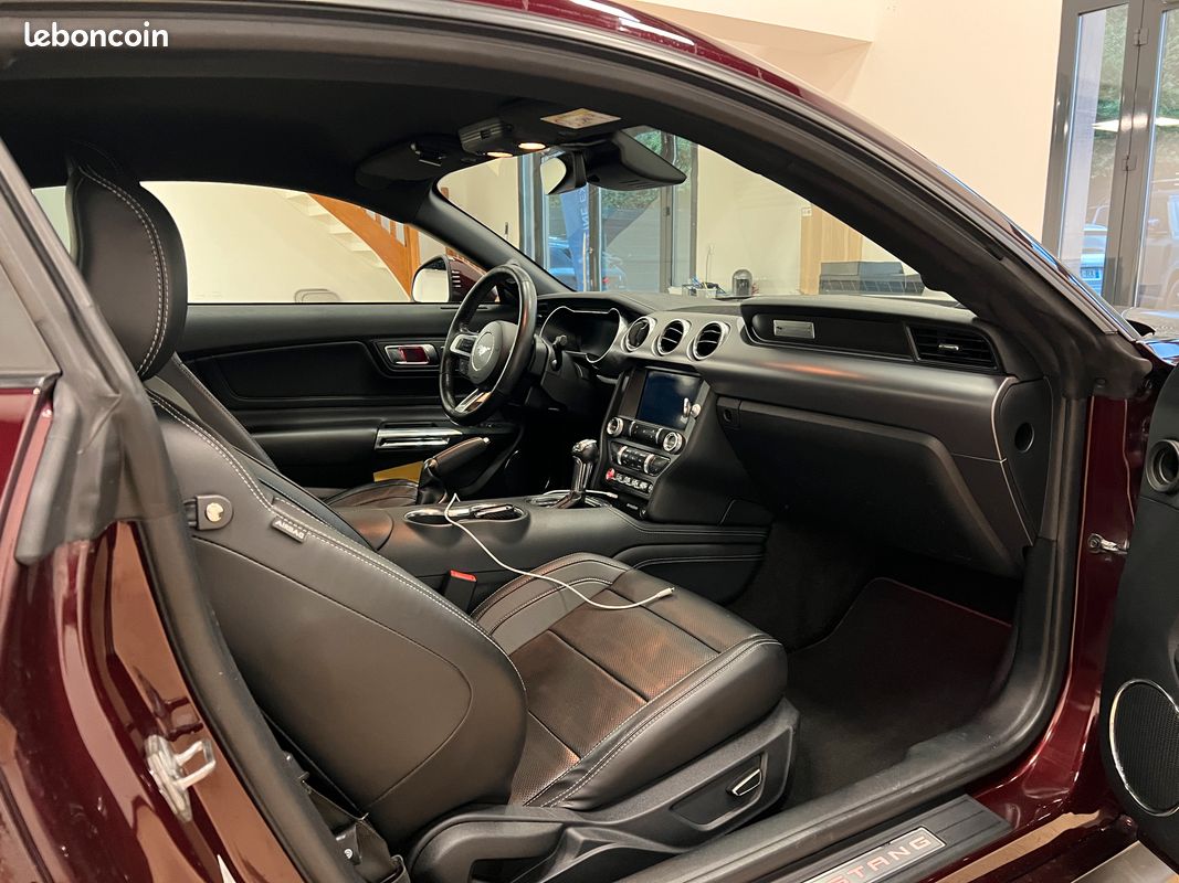 Ford Mustang 5.0 V8 GT 450 Ch BVA10 / Peinture Burgundy Velvet (Rare) / Pas de malus / Suivi complet / CarPlay / Android Auto / (image 12)