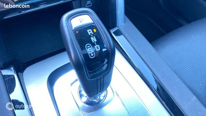 Land-Rover Discovery Sport P300e R-Dynamic S AWD BVA (image 29)