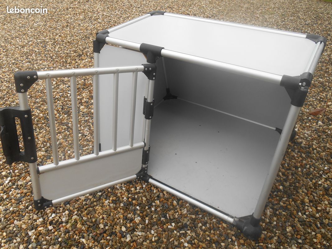 Cage pour chien en alu pour coffre de voiture (image 1)
