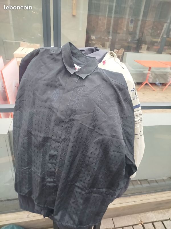 Friperie femmes hommes et enfants Vêtements