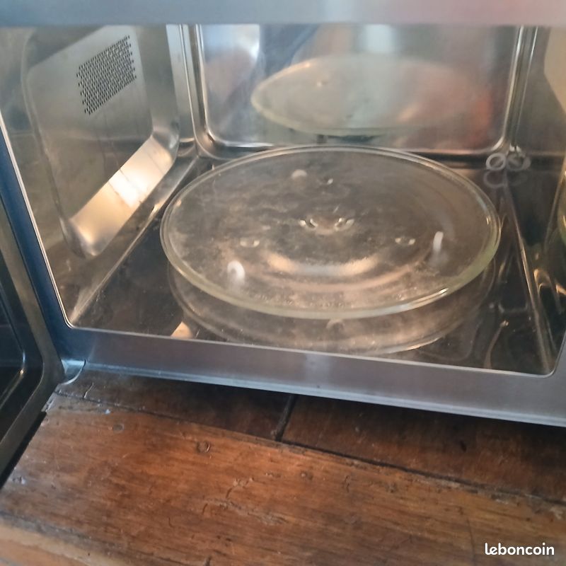 Micro-ondes WHIRLPOOL (image 1)