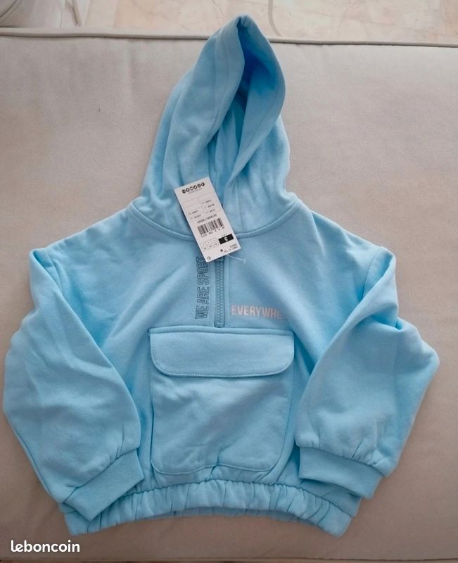 Pull Sweat à capuche 5 ans (image 1)