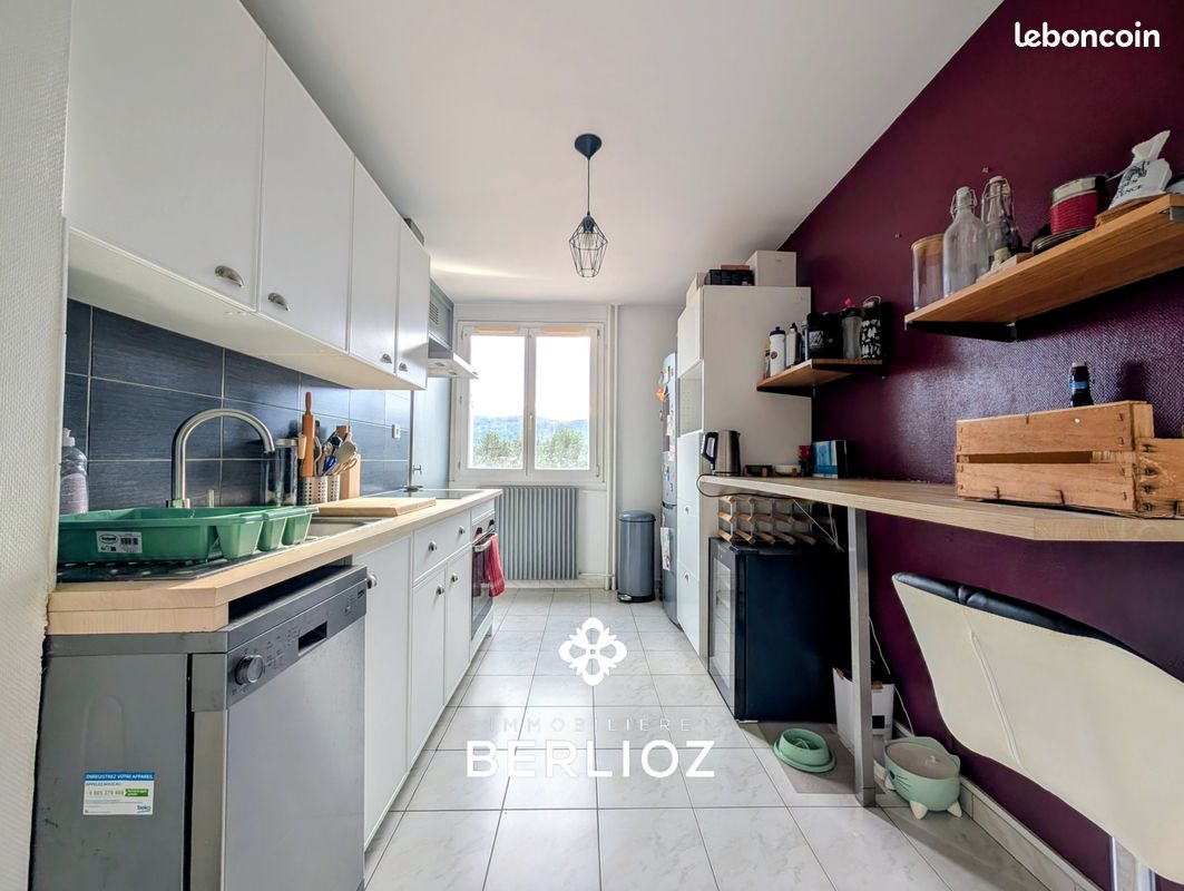 Appartement 3 pièces 63 m² · à Le Pont-de-Claix · 63 m² · 125 000 €