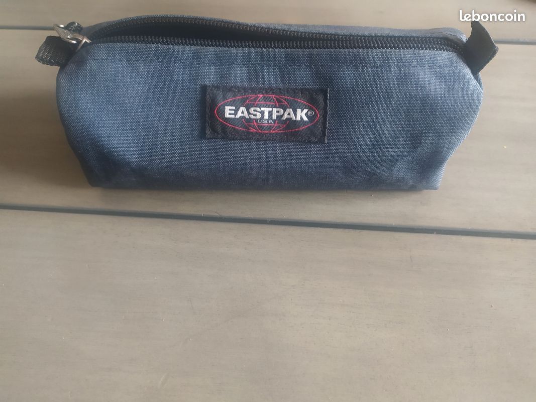 Trousse Eastpak bleue foncé Papeterie Fournitures scolaires