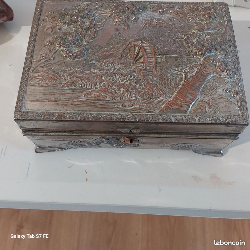 Ancienne Boîte à Bijoux Métal « MF Ikora » - Métal Argenté, Bon état, Design XXe Siècle