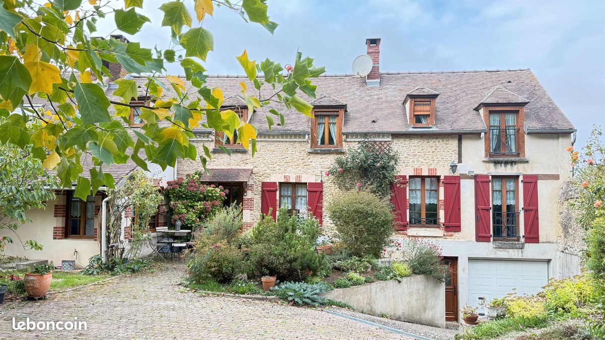 Maison 7 pièces 133 m² · à Abbecourt · 133 m² · 335 000 €