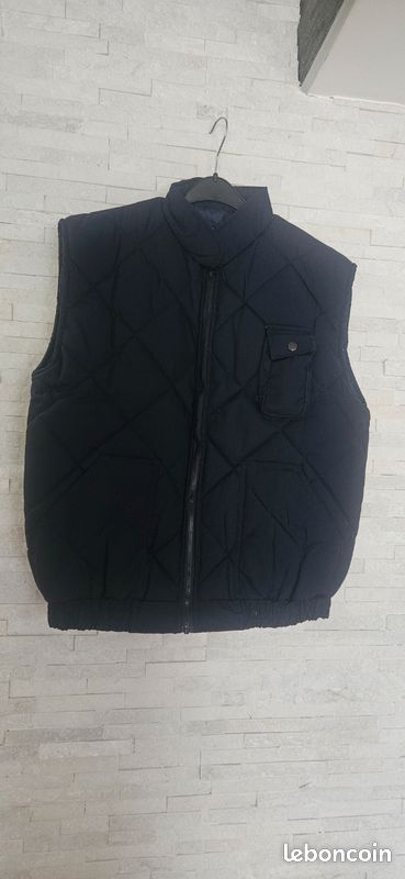 Gilet sans manche matelassé neuf sans étiquettes. Taille L (image 1)