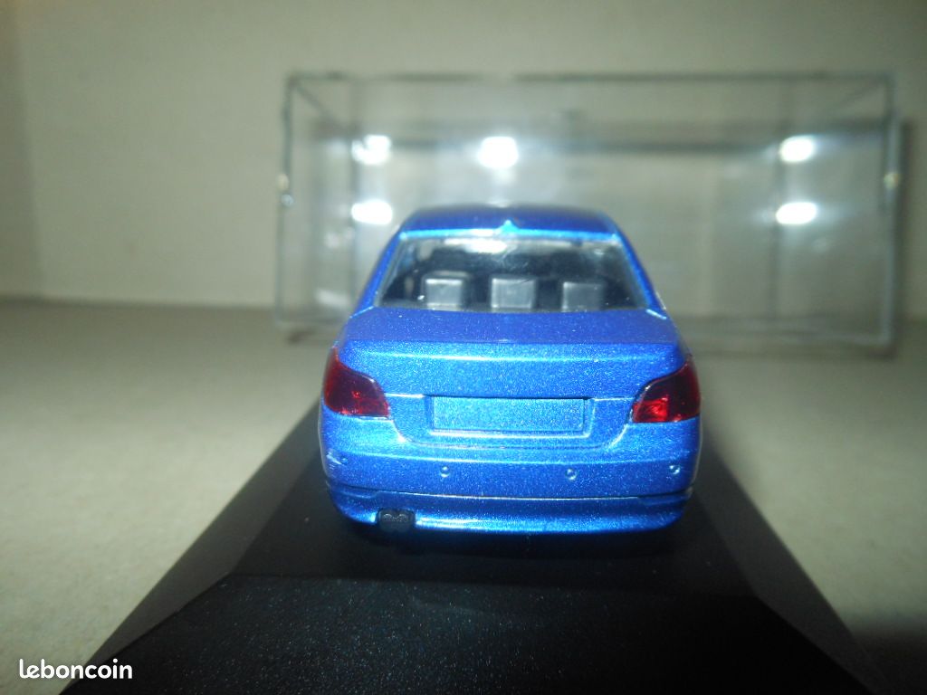 Tappetini In Velluto Per BMW Serie 5 E60/E61 - Con Bordi In Nabuk, Design M5, Fissaggio Con Velcro, 4 Pezzi