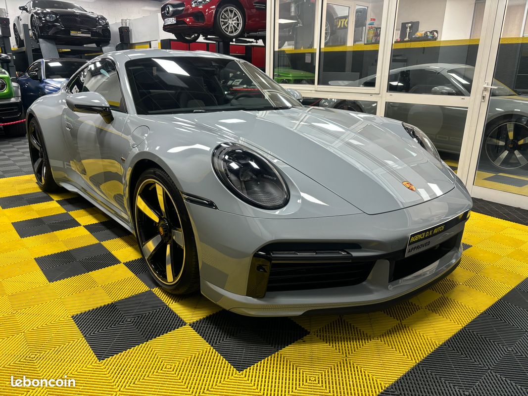 Porsche 911 992 turbo 550 cv Sport Classic 1042/1250 exemplaire toute options voiture neuve pas immatriculée origine France tva récupérables (image 1)