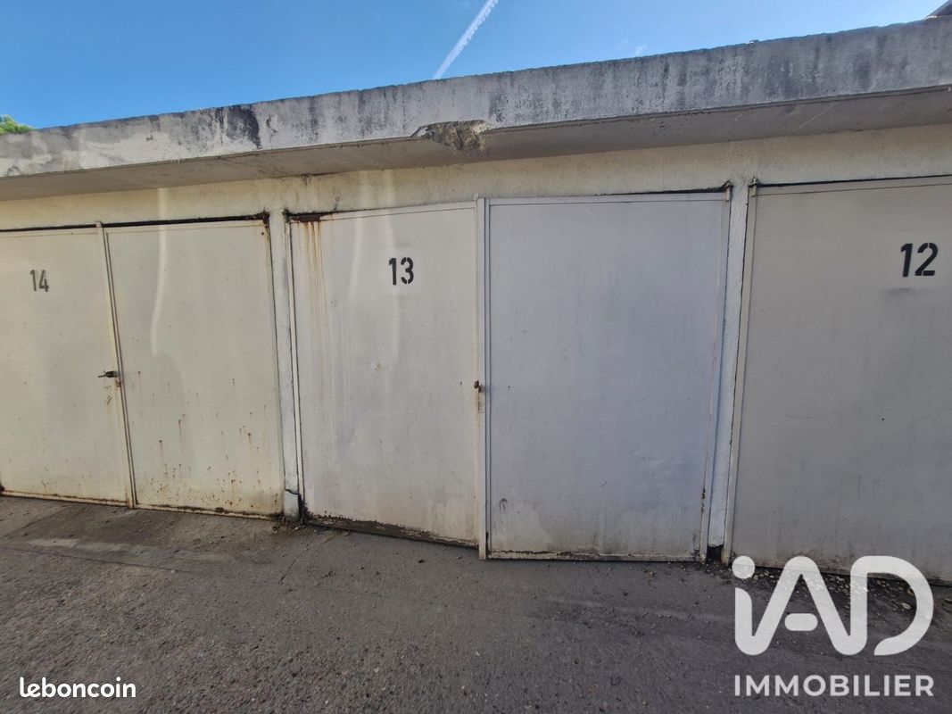 Parking 14 m² · à Noisy-le-Sec · 14 m² · 12 000 €