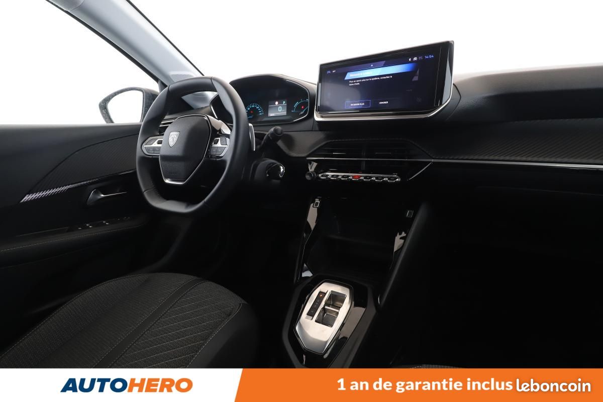 Peugeot 208 1.2 Hybrid Style e-DCS6 100 ch (image 7)