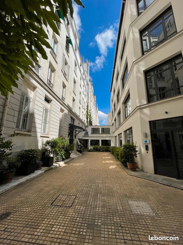 Appartement 2 pièces 47 m² · à Paris · 46,7 m² · 1 700 €