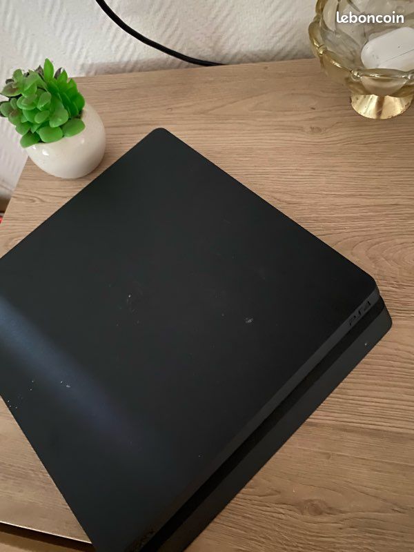 PS4 + call of duty black ops 3 parfaite état (image 3)