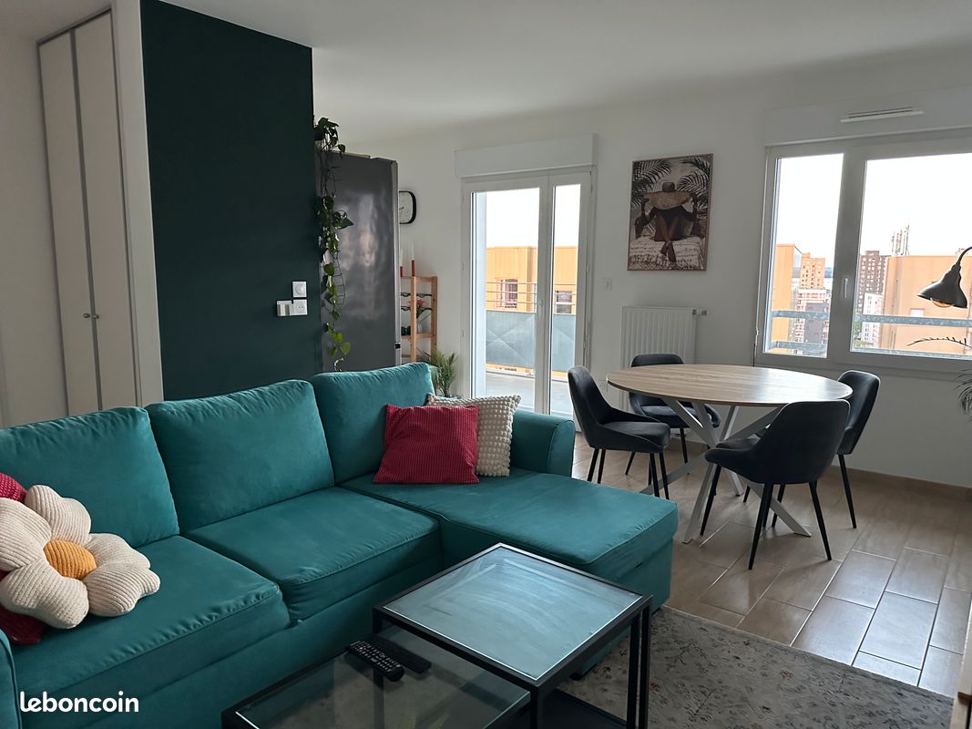 A vendre - T2 de 48.78m² - Dernier étage - Balcon vue Loire - Parking (image 1)