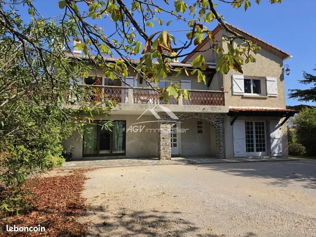 Maison 4 pièces 157 m² · à Saint-Privat-des-Vieux · 157 m² · 270 300 €