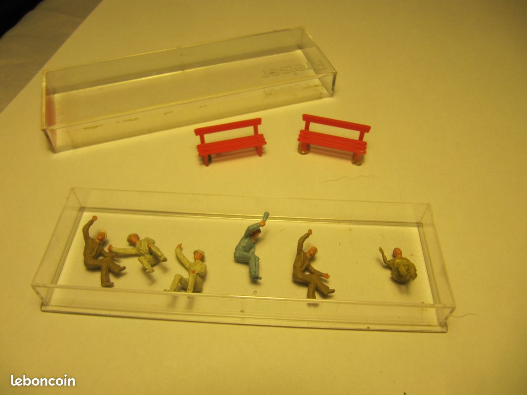 Lot De 90 Figurines PREISER HO - Skieurs, Chasseur, Enfants Pour Décor De Train