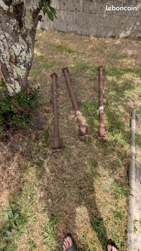 Lot 3 etais (image 1)