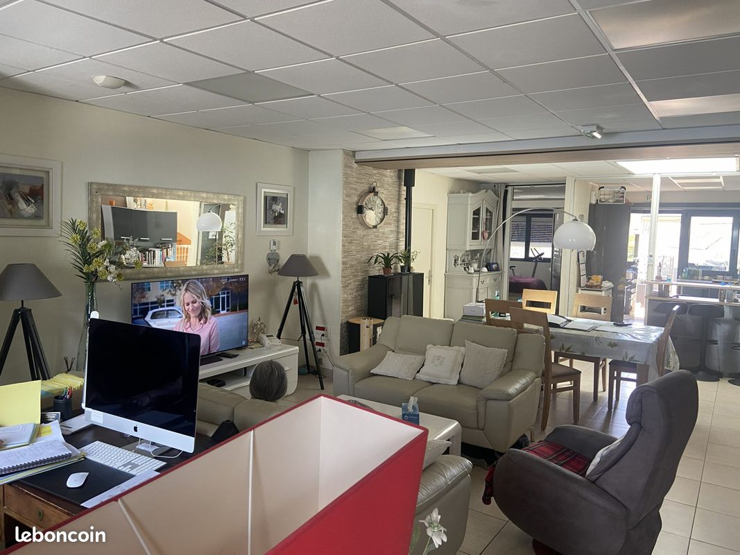 Maison 5 pièces 153 m² · à Saint-Nicolas-du-Pélem · 153 m² · 239 000 €