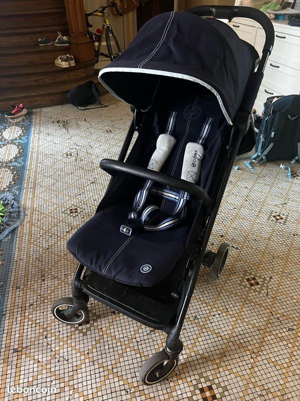 Poussette Cybex Beezy – Bleu marine – Très bon état (image 1)