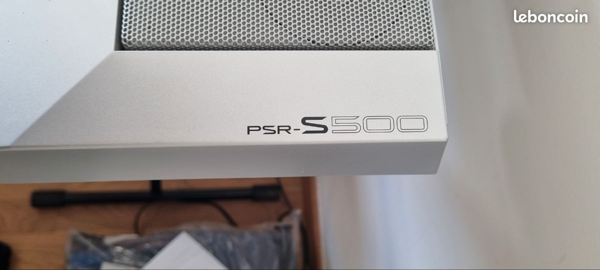 Clavier arrangeur Yamaha PSR-S500 + support + pédale Sustain (image 4)