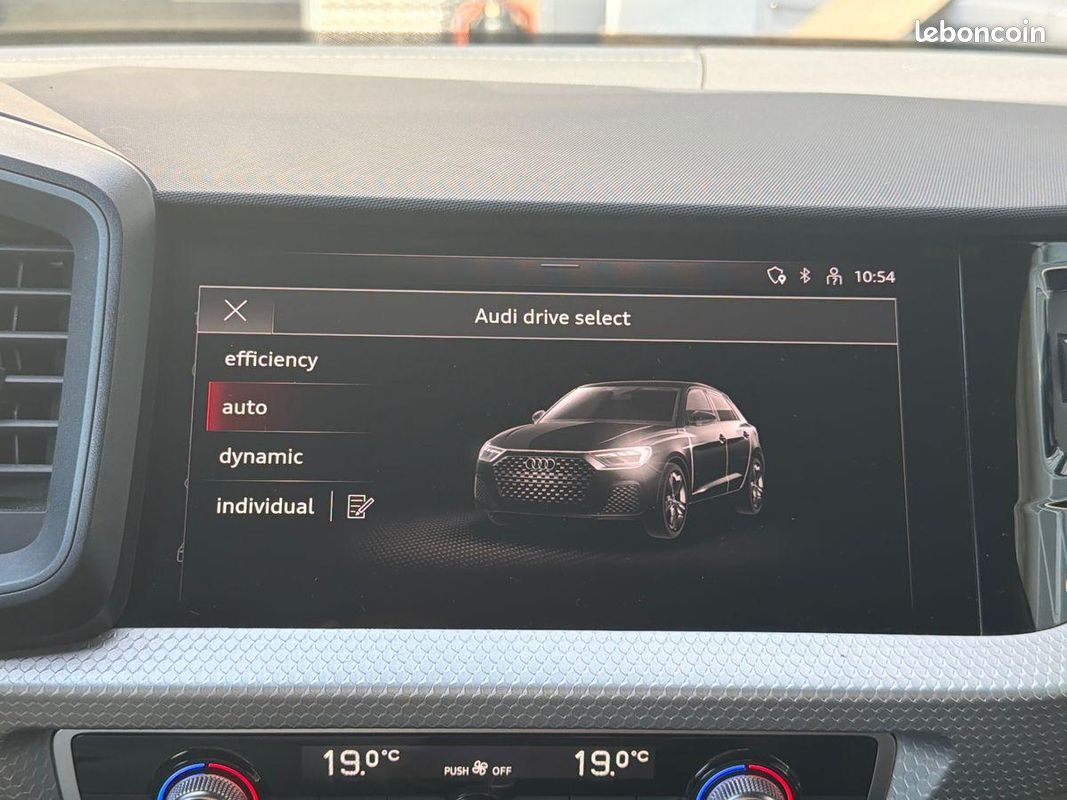 AUDI A1 Sportback 35 TFSI 150 ch S tronic 7 S Line (image 23)