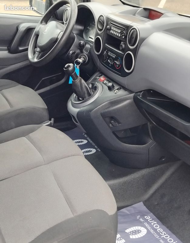 ✴️A SAISIR✴️ PEUGEOTPARTNER 1.6 HDI 100 CH 1ere MAIN TVA RÉCUPÉRABLE propre intérieure PROPRE INTÉRIEUR COMME EXTÉRIEUR 🔸️DISTRIBUTION NEUVE 🔸️ (image 2)