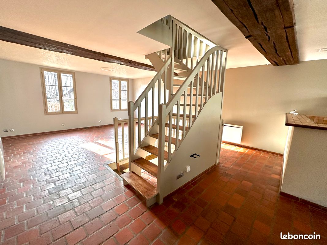 Appartement 3 pièces 65 m² · à Auxerre · 65 m² · 650 €