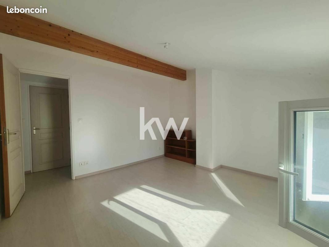 Maison 5 pièces 140 m² - Fouquebrune 16410 (image principale 10)