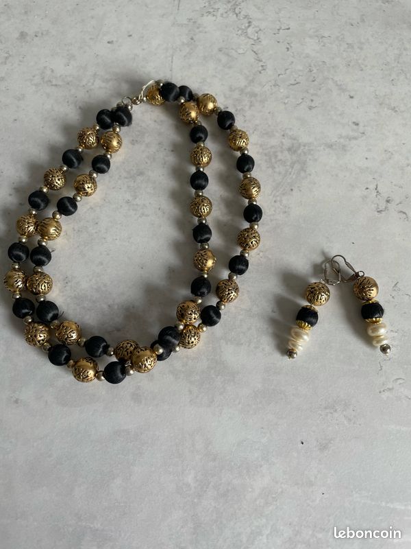 Collier + Boucles oreilles (noir et doré) (image 4)