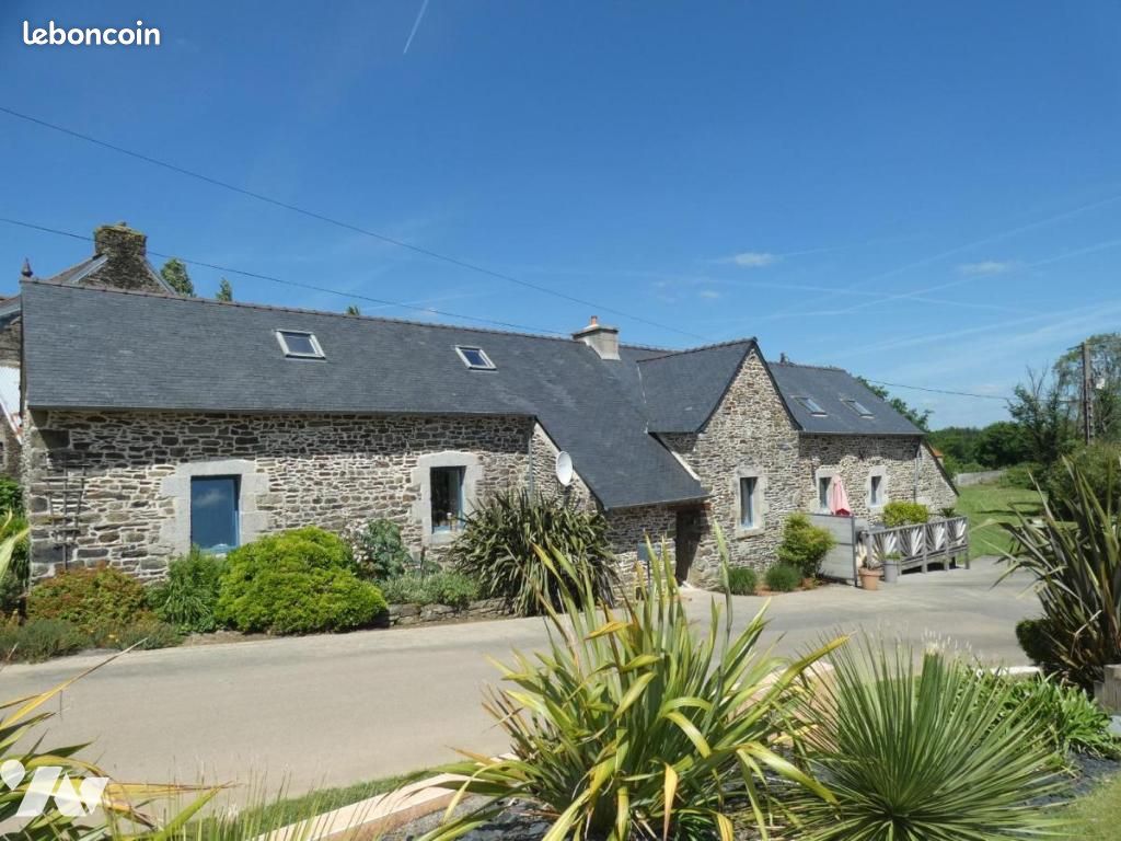Maison 10 pièces 173 m² · à Le Cloître-Pleyben · 173 m² · 321 700 €