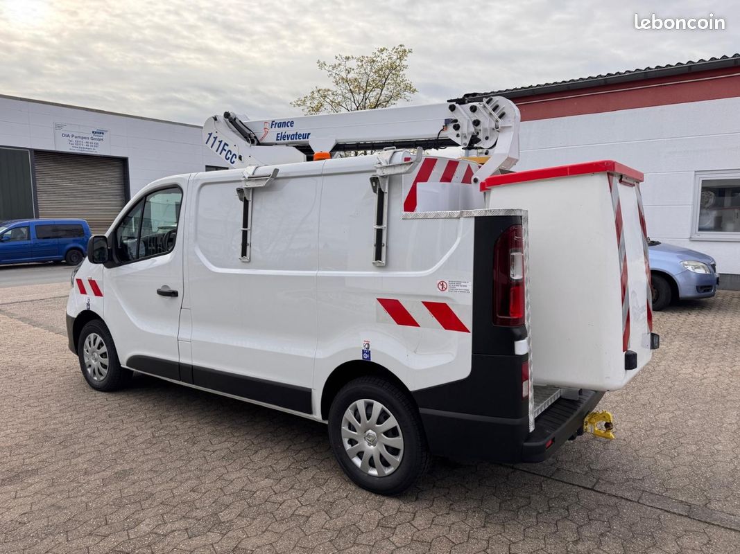 Affaire trafic nacelle dci 115 hauteur 10,5m 59900 kms 18900 1 er main (image 3)