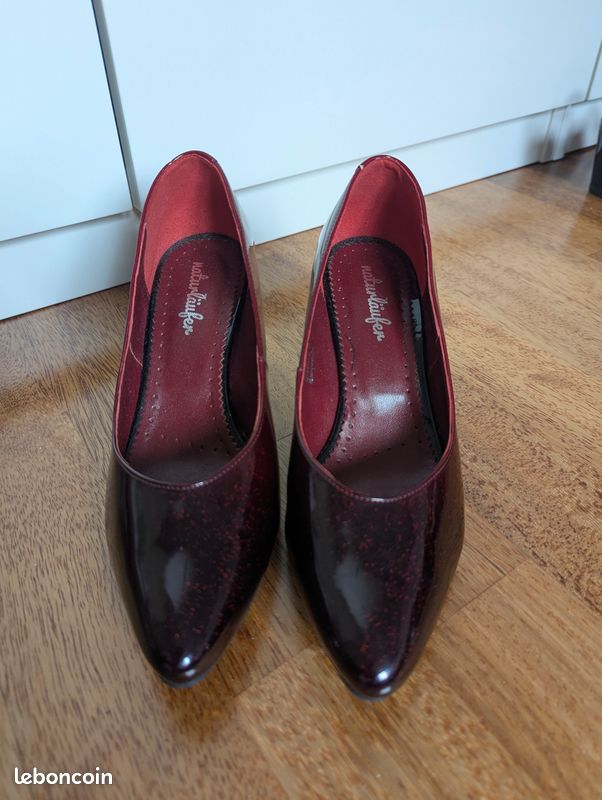 Escarpins neufs en cuir vernis rouge dégradé Chaussures