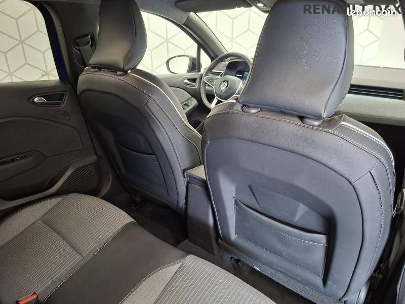 Renault Clio TCe 90 Techno (image 24)