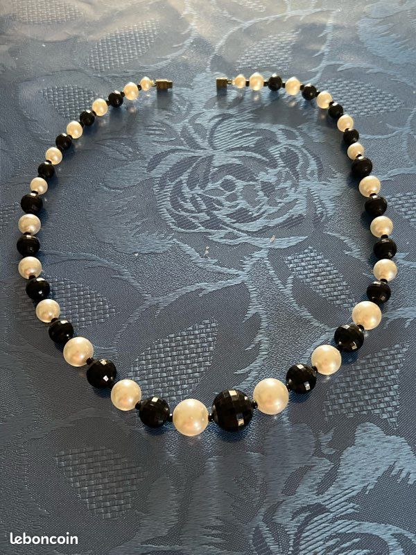 Bracelet Fantaisie Vintage en Métal Doré | Accessoire Rétro Chic pour Collection
