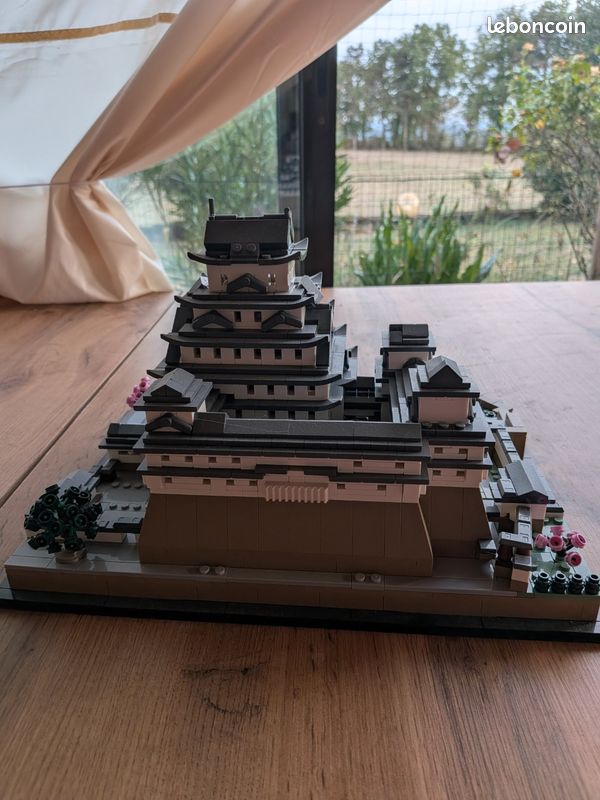 LEGO Himeji castle (image 3)
