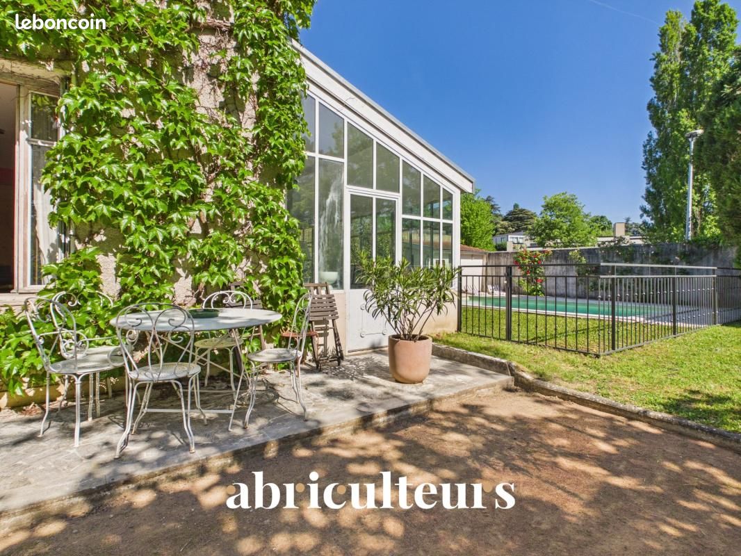 Maison 6 pièces 175 m² · à Écully · 175 m² · 995 000 €