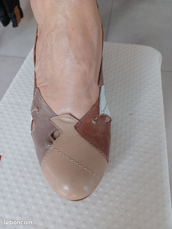 Escarpins En Cuir Beige Marque Mitica - Taille 38 - Comme Neufs - Occasion Mi-saison