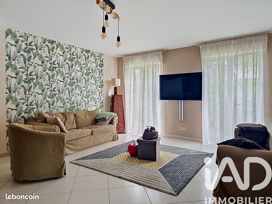 Maison 5 pièces 90 m² · à Lisses · 90 m² · 307 000 €