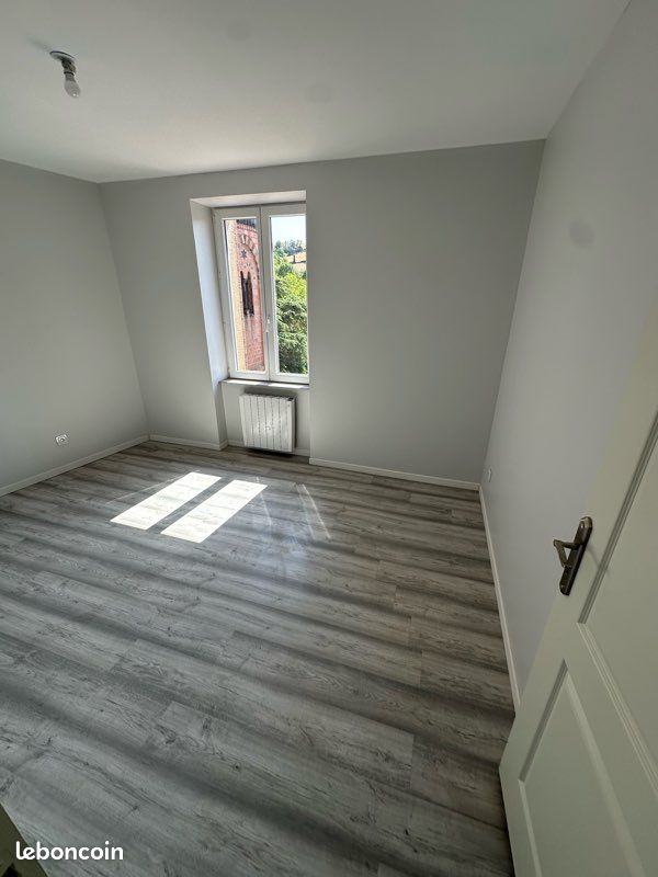 Appartement 3 pièces 80 m² · à Régny · 80 m² · 600 €/mois