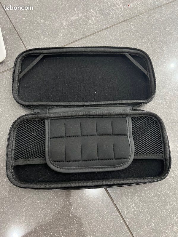 Nintendo Switch oled + accessoires (image 5)