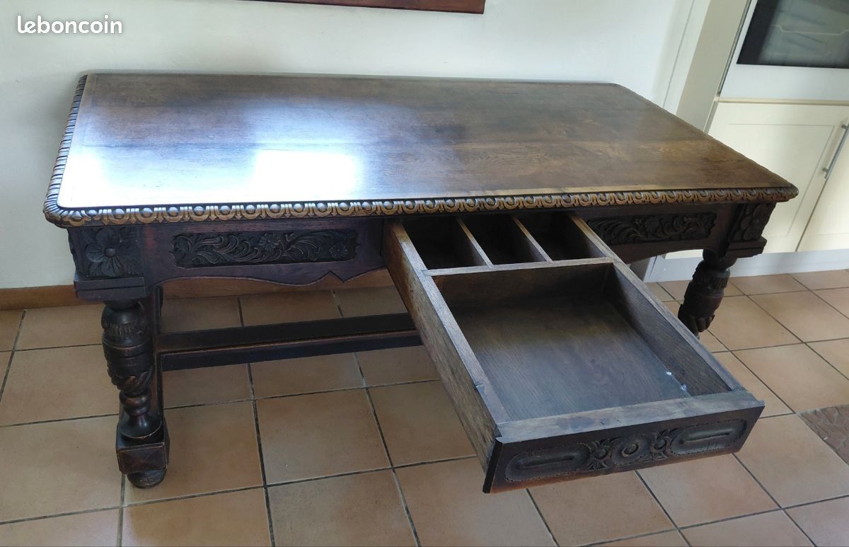 Table ancienne sculptée (image 3)
