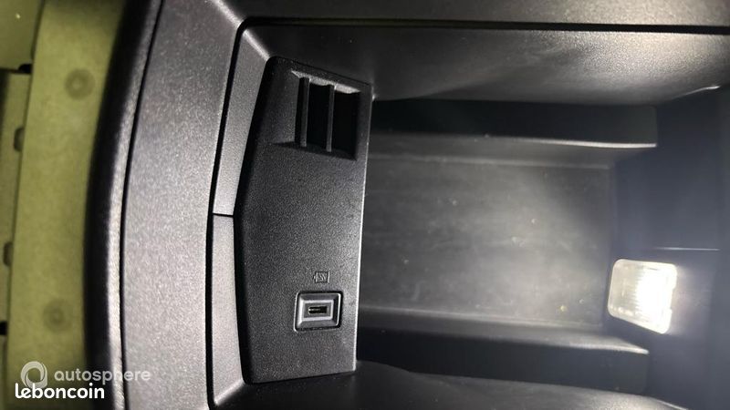Peugeot 308 1.2 PureTech 130ch S&S Allure Pack (image 30)