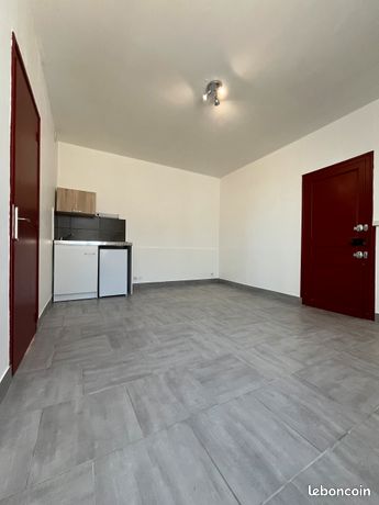 STUDIO, avec STATIONNEMENT, POITIERS